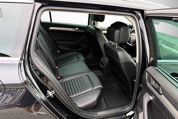 Volkswagen Passat 20 of 30