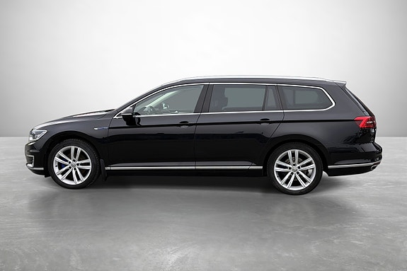 Volkswagen Passat 8 of 30