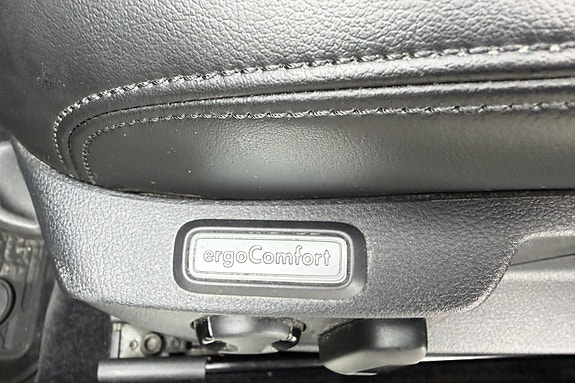 Volkswagen Passat 24 of 30