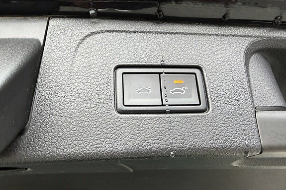Volkswagen Passat 26 of 30