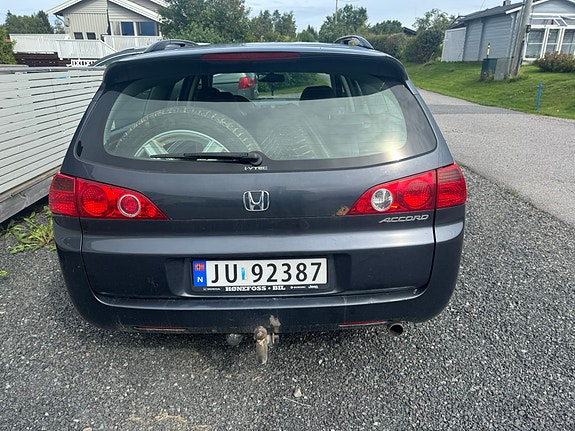 Honda Accord 3 of 6