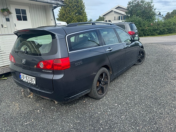 Honda Accord 2 of 6