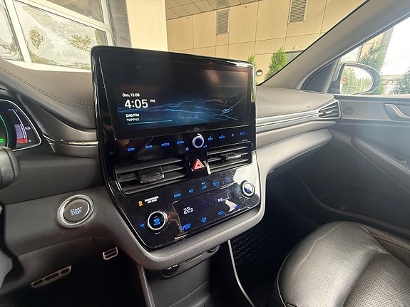 Hyundai IONIQ 21 of 26