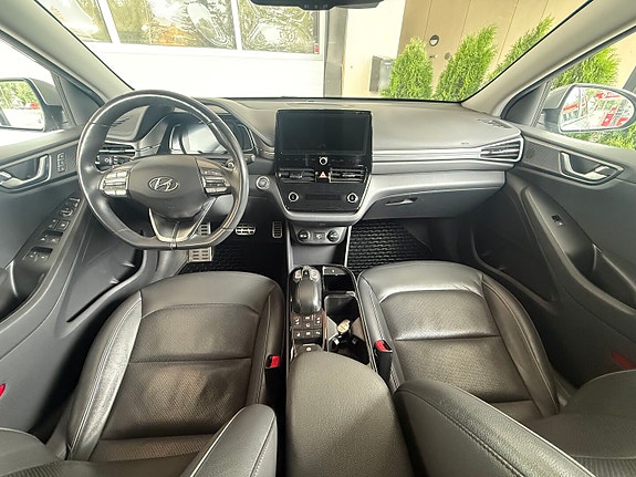 Hyundai IONIQ 14 of 26