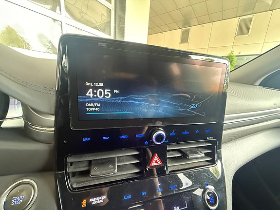 Hyundai IONIQ 20 of 26