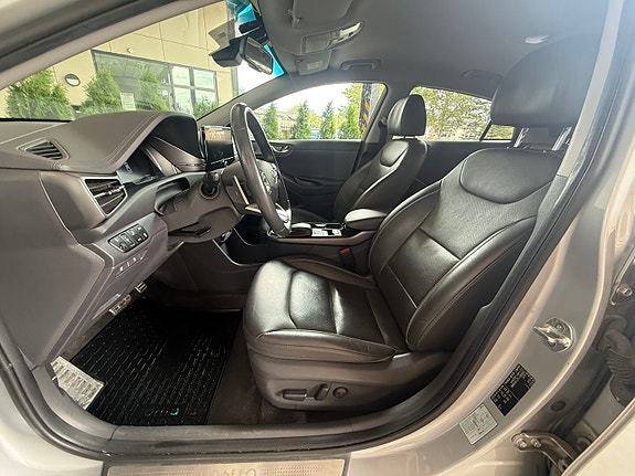 Hyundai IONIQ 10 of 26