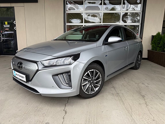 Hyundai IONIQ 2 of 26