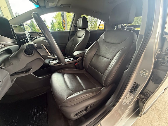 Hyundai IONIQ 11 of 26