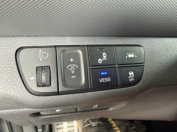 Hyundai IONIQ 23 of 26