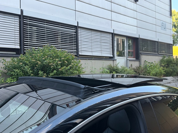 Mercedes-Benz EQE350 17 of 30