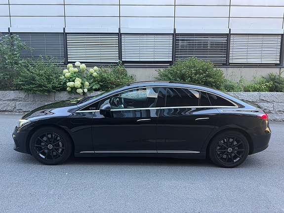 Mercedes-Benz EQE350 2 of 30