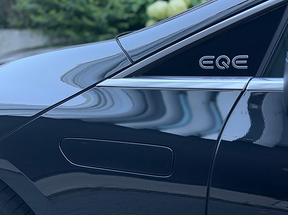 Mercedes-Benz EQE350 10 of 30