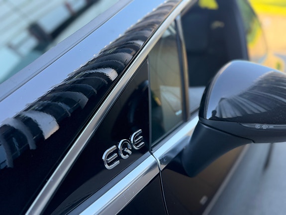 Mercedes-Benz EQE350 12 of 30