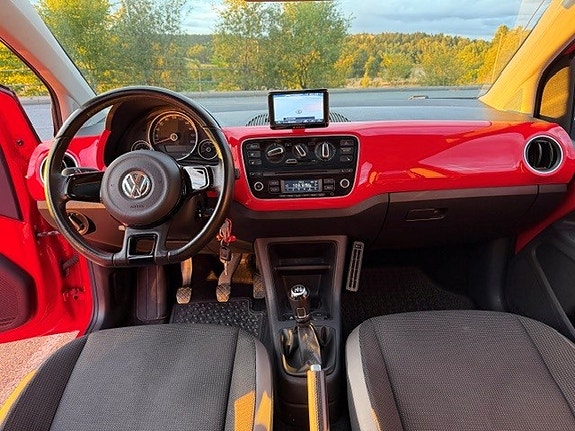 Volkswagen UP! 9 of 18