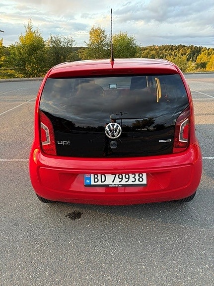 Volkswagen UP! 3 of 18