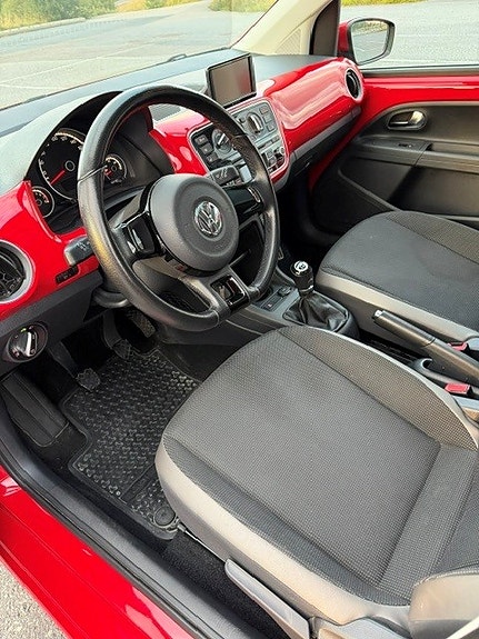 Volkswagen UP! 7 of 18
