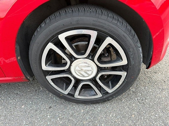 Volkswagen UP! 11 of 18