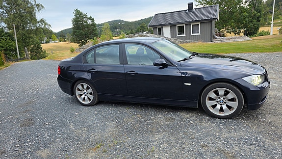 BMW 318i 4 of 19