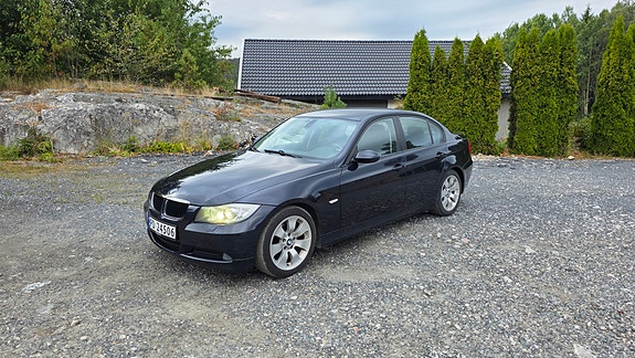 BMW 318i 2 of 19