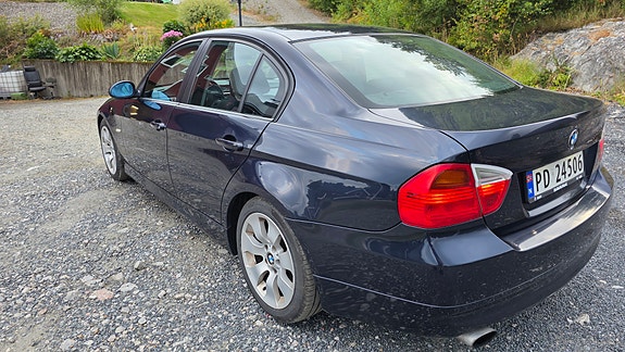 BMW 318i 7 of 19