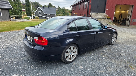 BMW 318i 5 of 19
