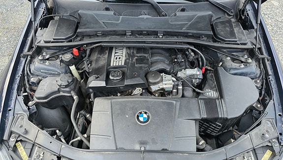 BMW 318i 12 of 19