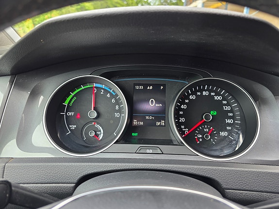 Volkswagen e-Golf VII 22 of 22