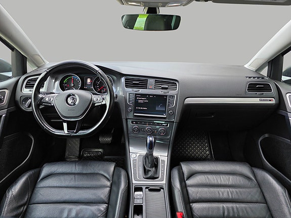 Volkswagen e-Golf VII 12 of 22