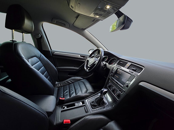 Volkswagen e-Golf VII 8 of 22
