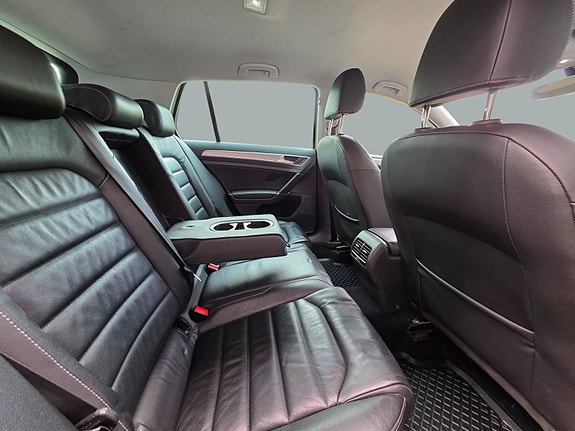 Volkswagen e-Golf VII 9 of 22