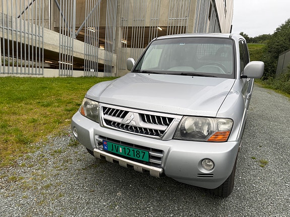 Mitsubishi Pajero 6 of 30