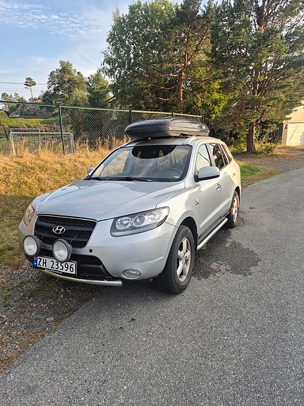 Hyundai Santa Fe 2 of 14