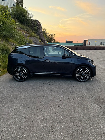 BMW i3 2 of 22