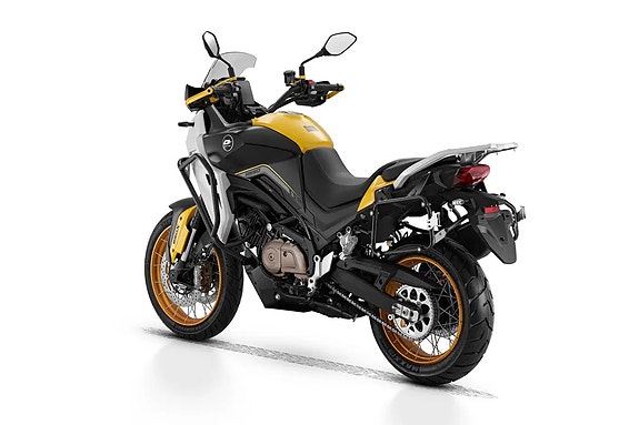 QJ Motor SVT650X - Veskesett / Varme i holker og sal 3 of 3