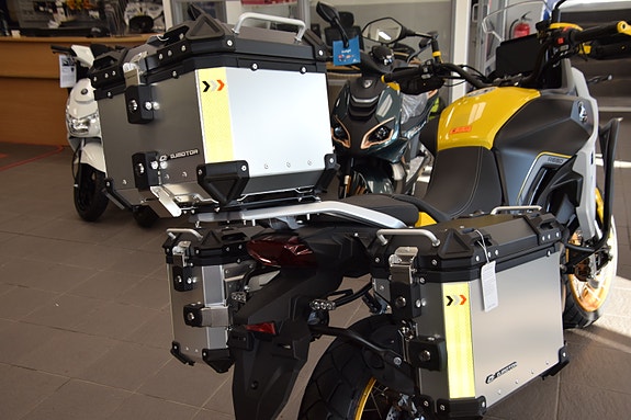 QJ Motor SVT650X - Veskesett / Varme i holker og sal 6 of 13