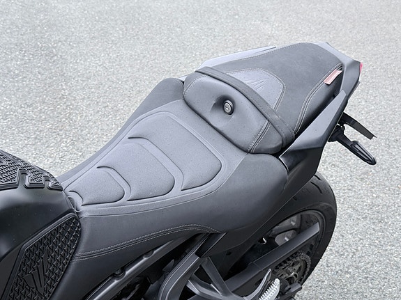 Yamaha MT09 - mye ekstrautstyr - 10 828 km 6 of 22