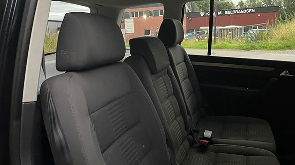Volkswagen Touran 14 of 30