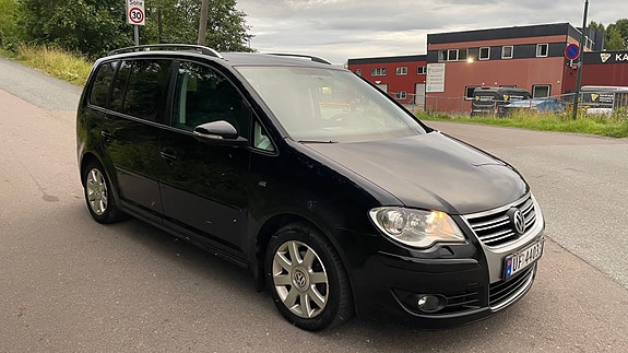 Volkswagen Touran 7 of 30
