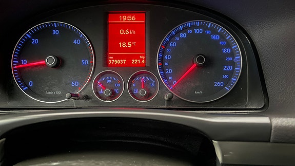 Volkswagen Touran 23 of 30