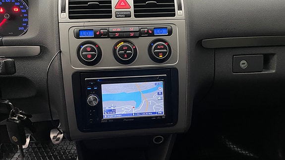 Volkswagen Touran 18 of 30
