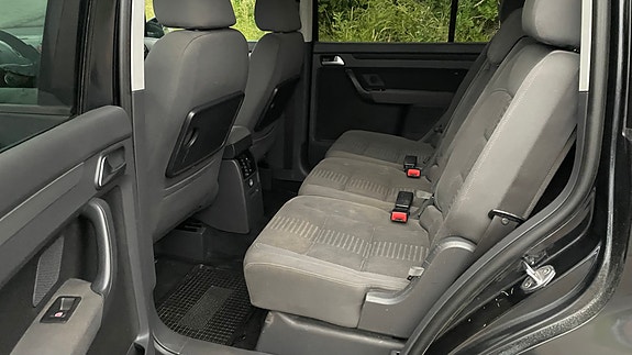 Volkswagen Touran 13 of 30