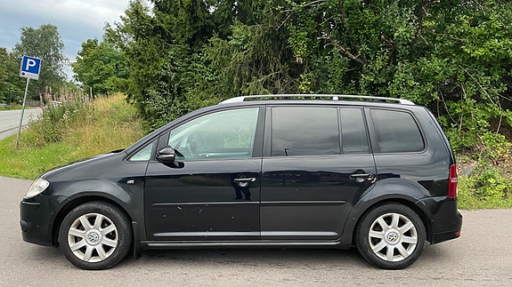 Volkswagen Touran 2 of 30