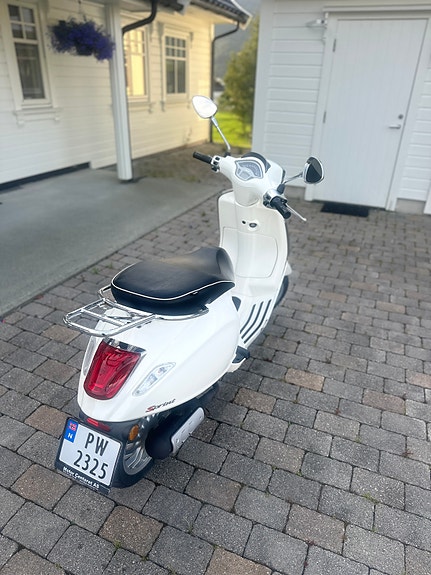 Vespa Sprint 50 4 of 9