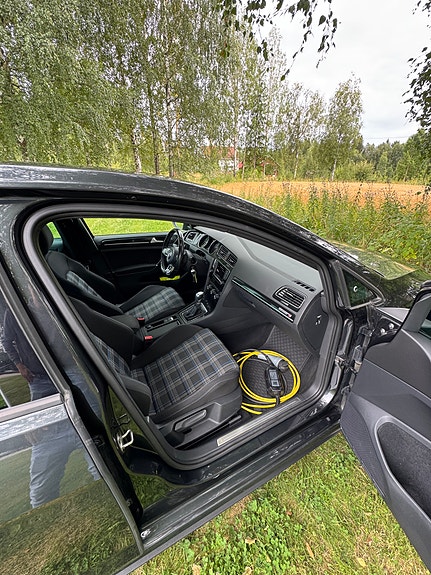 Volkswagen Golf VII 21 of 22