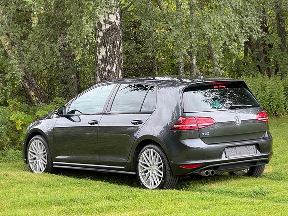 Volkswagen Golf VII 9 of 22