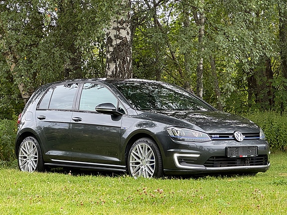 Volkswagen Golf VII 2 of 22