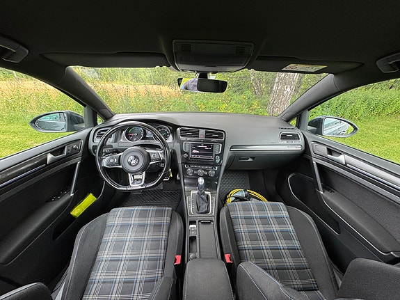 Volkswagen Golf VII 22 of 22