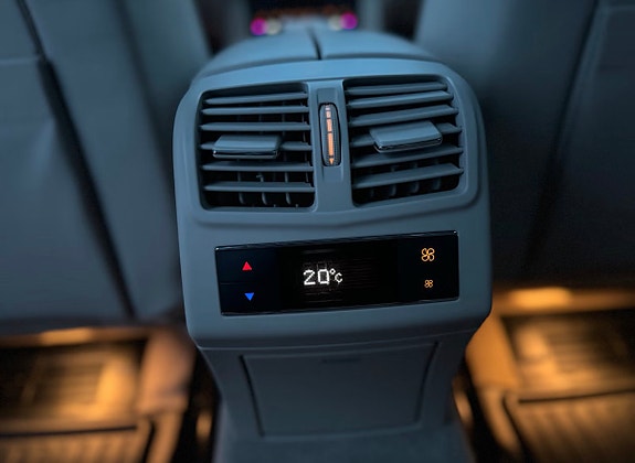Mercedes-Benz E500 26 of 28