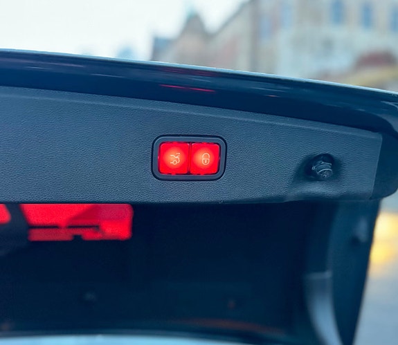 Mercedes-Benz E500 10 of 28