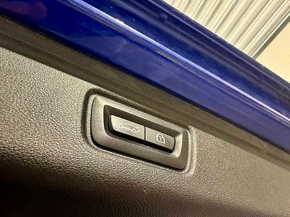 BMW 330e 17 of 30